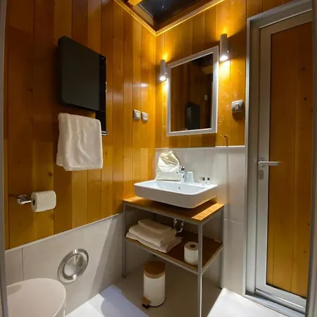 La Reserve De L'aube - Hebergements Insolites Luxe Et Design Panzió 3*